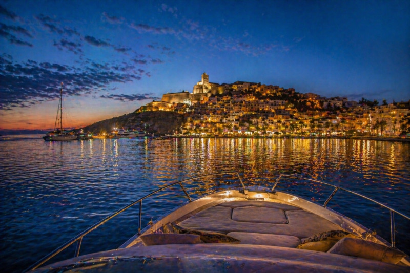 Best time of year to rent a boat in Ibiza: your complete seasonal guide