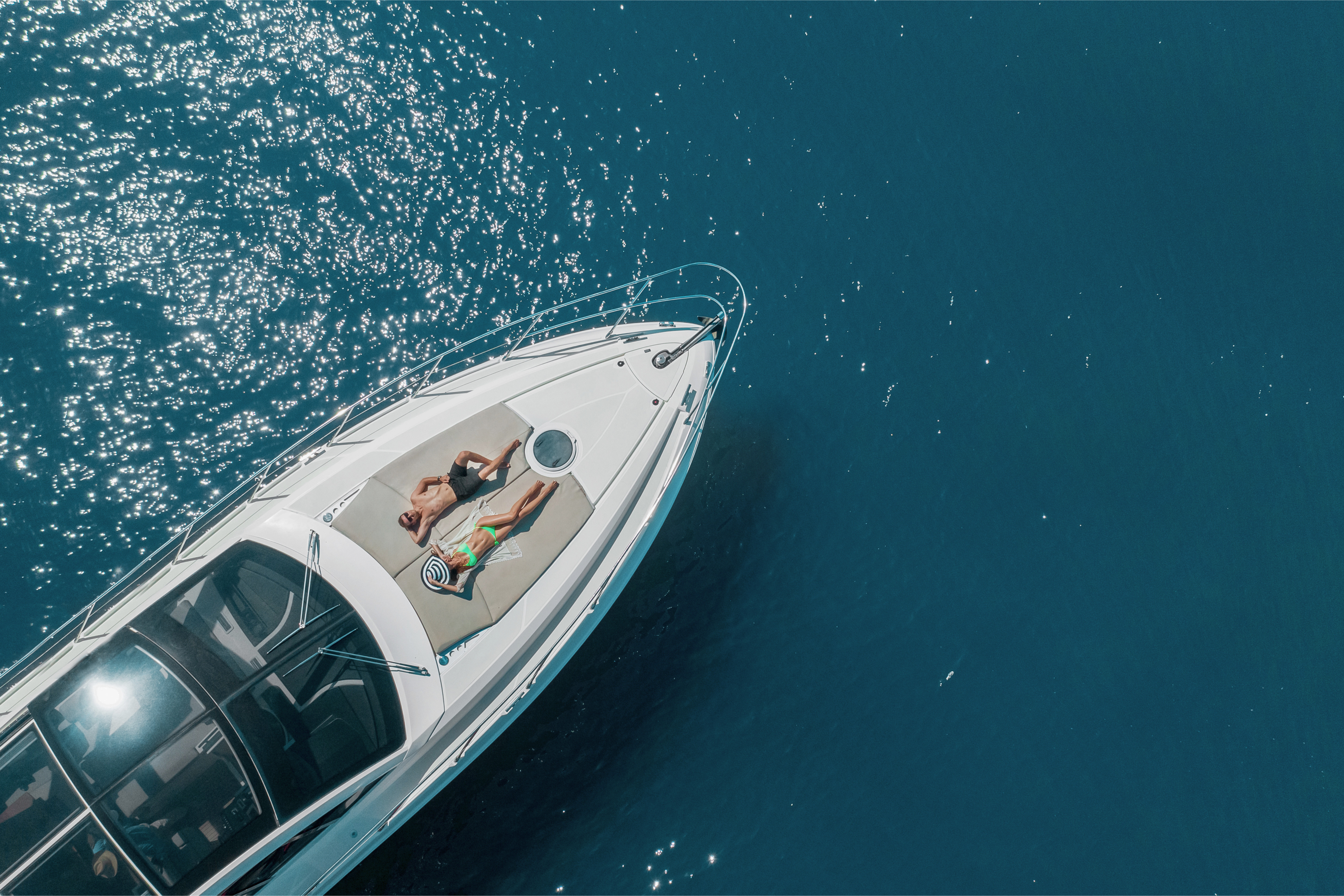 Set sail with peace of mind: SamBoat insurance and flexible booking options